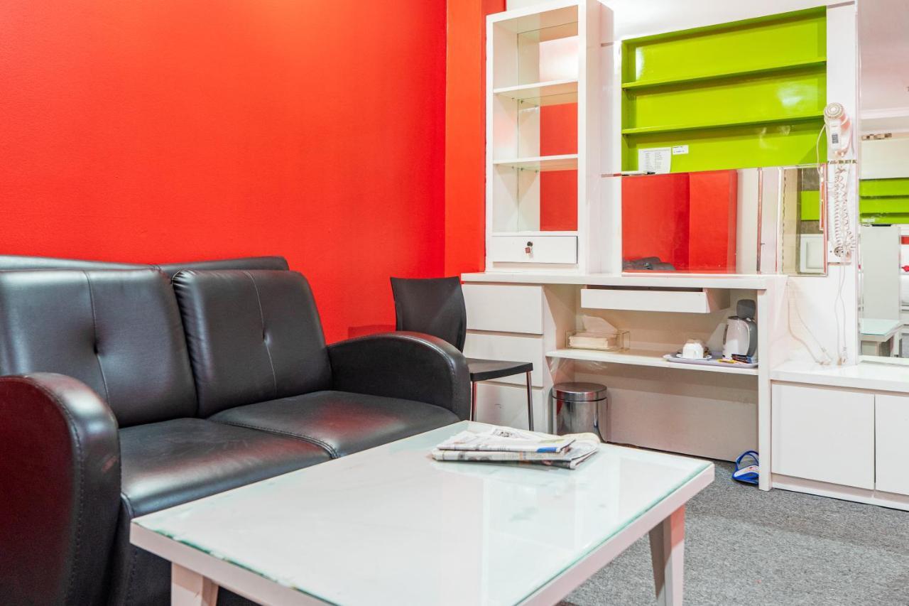 Reddoorz Plus Near Chadstone Mall Bekasi Exterior foto